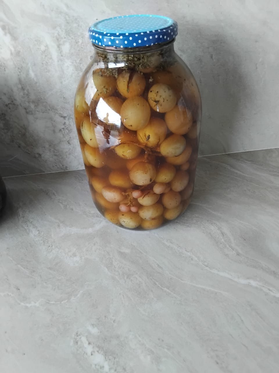 Ağ üzüm tutması